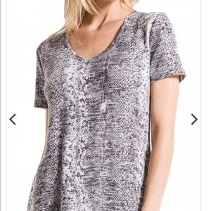 Z Supply The Snakeskin V-Neck Tee in Grey Combo